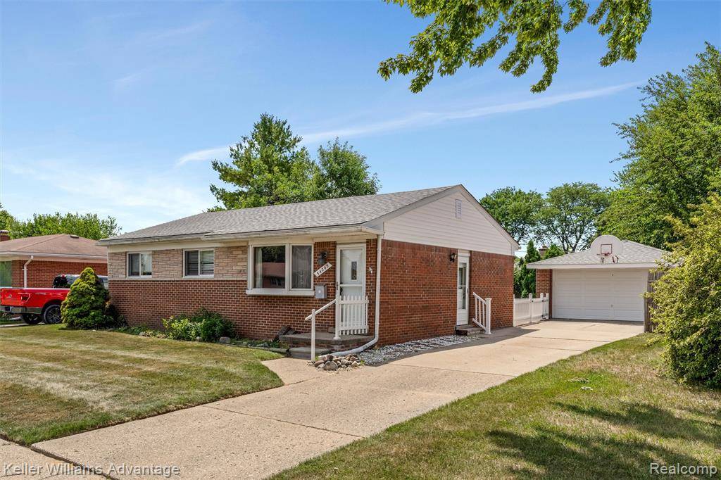 Westland, MI 48185,34243 Algonquin Street