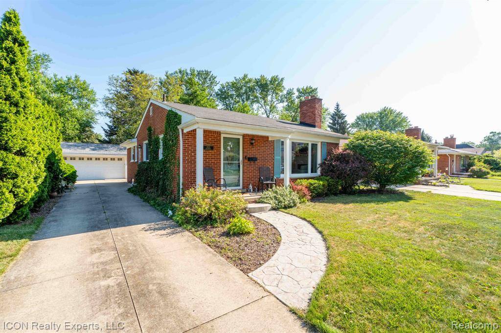 Royal Oak, MI 48073,1021 Englewood Avenue