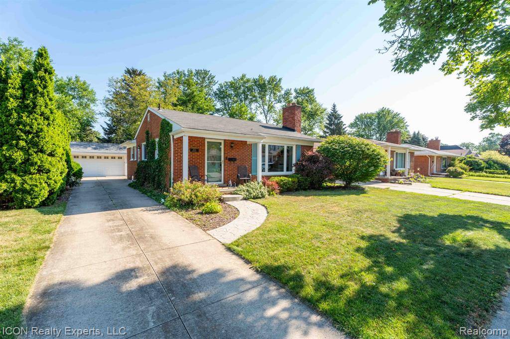 Royal Oak, MI 48073,1021 Englewood Avenue