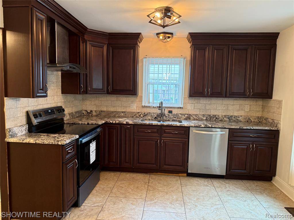 Sterling Heights, MI 48310,36511 PARK PLACE Drive
