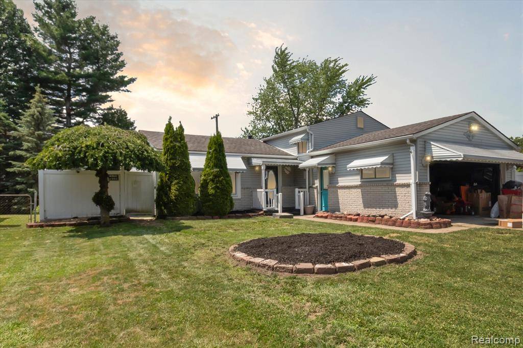 39529 Camp Street, Harrison Twp, MI 48045