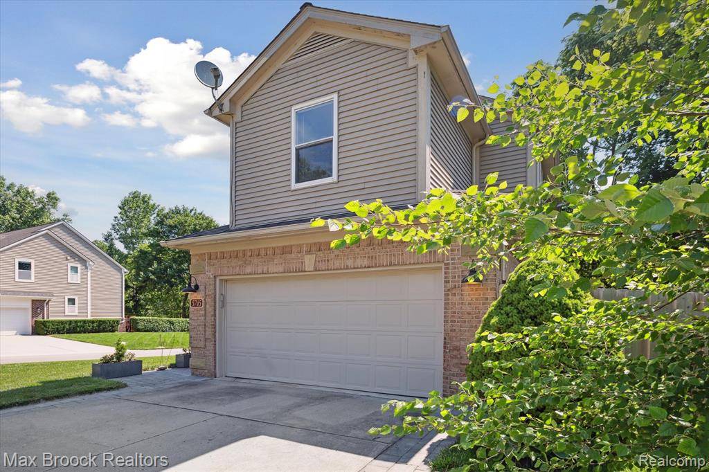 West Bloomfield Twp, MI 48323,5745 Eastman Boulevard