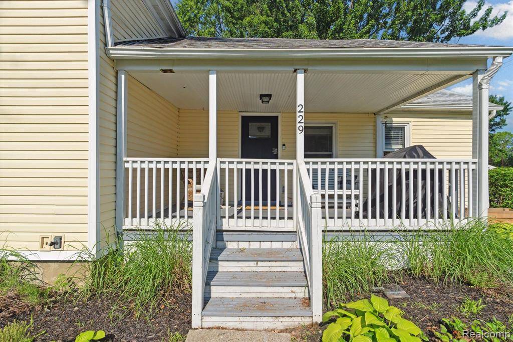 Almont Vlg, MI 48003,229 Johnson Street