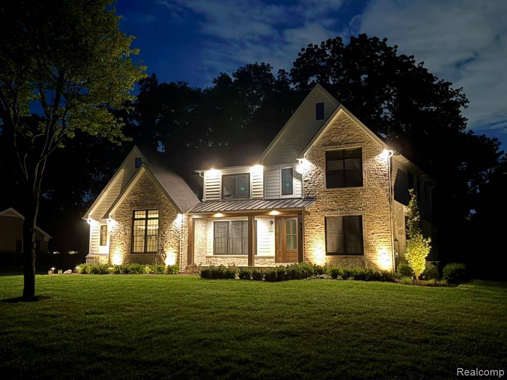 1231 Fox Chase Road, Bloomfield Twp, MI 48301