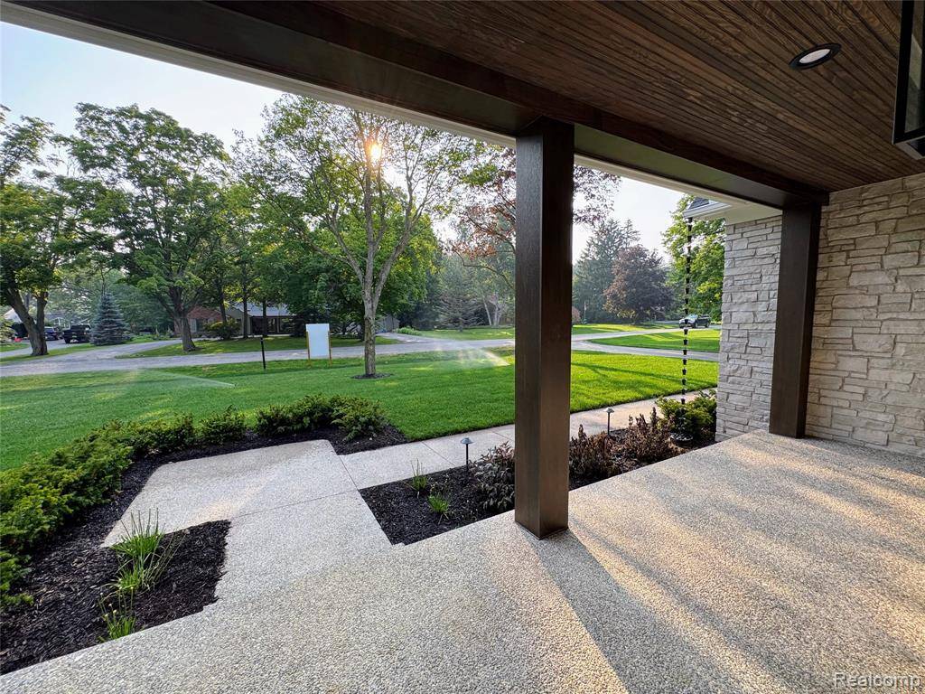 Bloomfield Twp, MI 48301,1231 Fox Chase Road