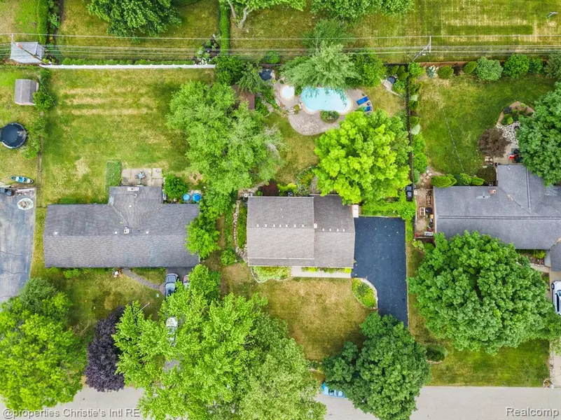 4247 Morningview Drive, Shelby Twp, MI 48316