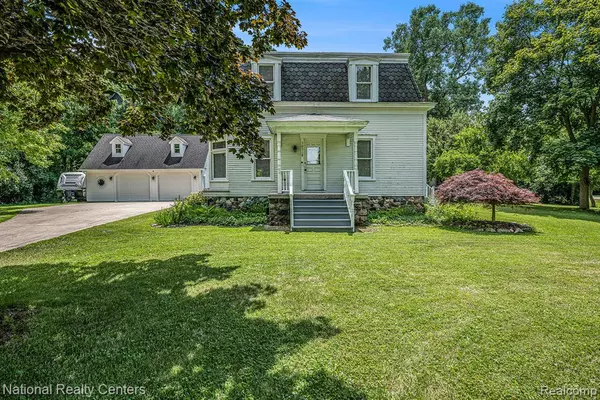 30318 Glenmuer Street, Farmington Hills, MI 48334