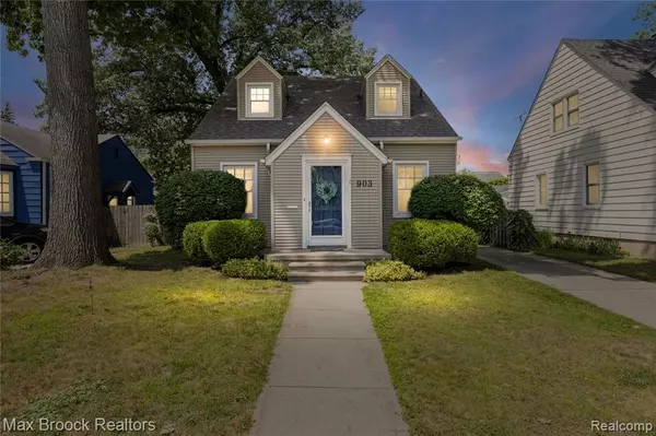 903 Oakridge Avenue, Royal Oak, MI 48067