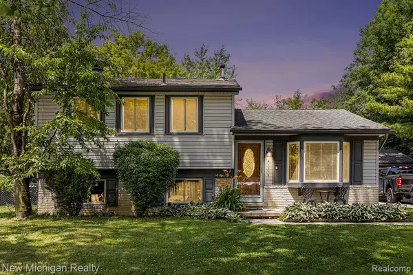 Clinton Twp, MI 48038,41173 Cimarron Street