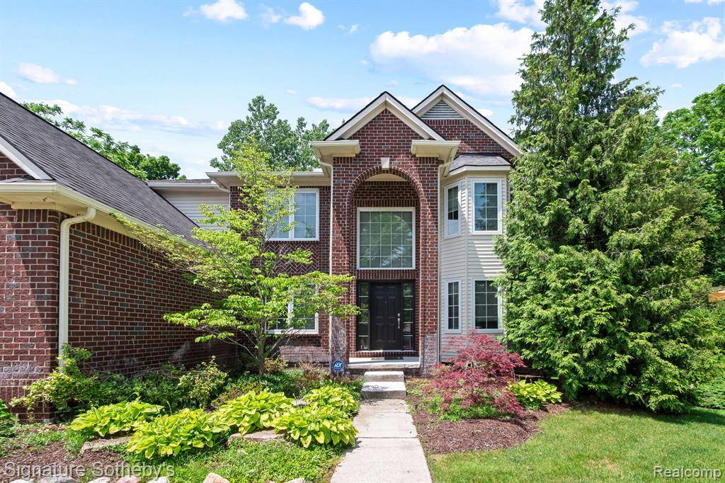 South Lyon, MI 48178,799 Glen Meadows Drive