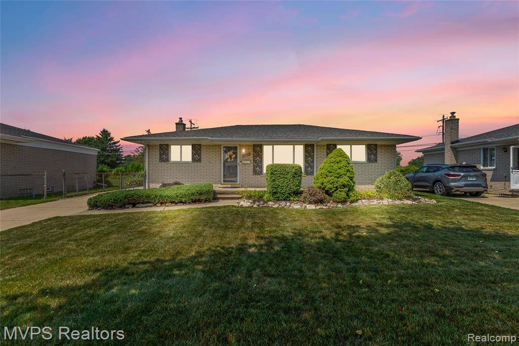 12077 Brougham Drive, Sterling Heights, MI 48312