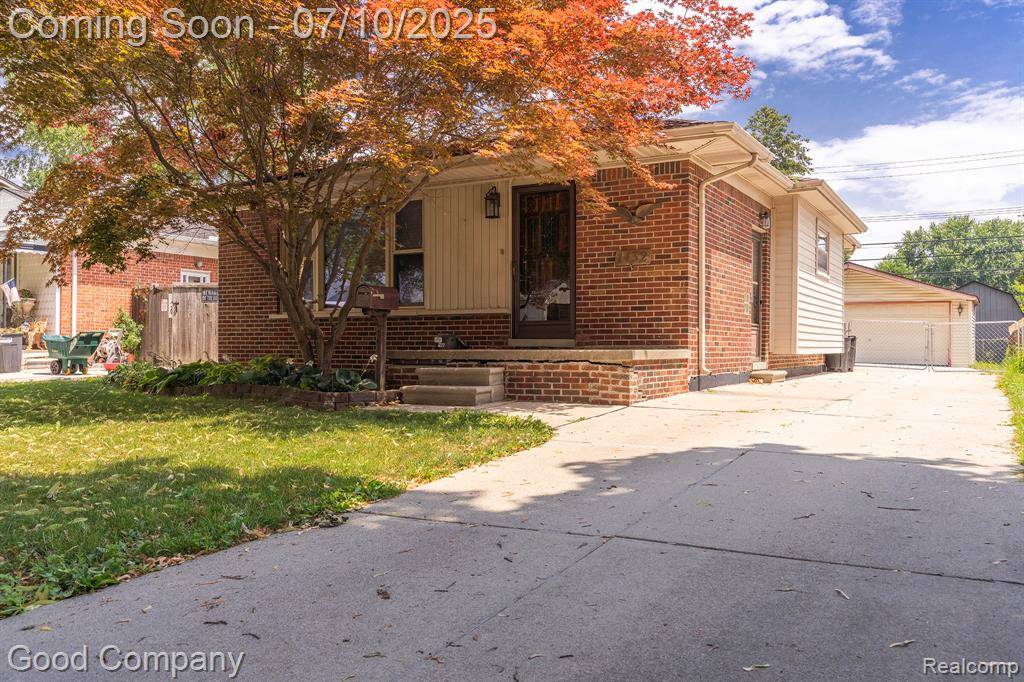 1432 N Custer Avenue, Clawson, MI 48017