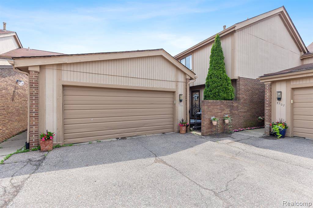 5305 Wright Way S, West Bloomfield Twp, MI 48322
