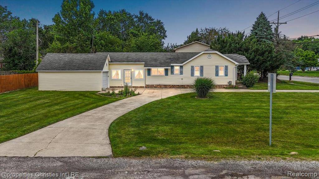 4681 Cass Elizabeth Road, Waterford Twp, MI 48327