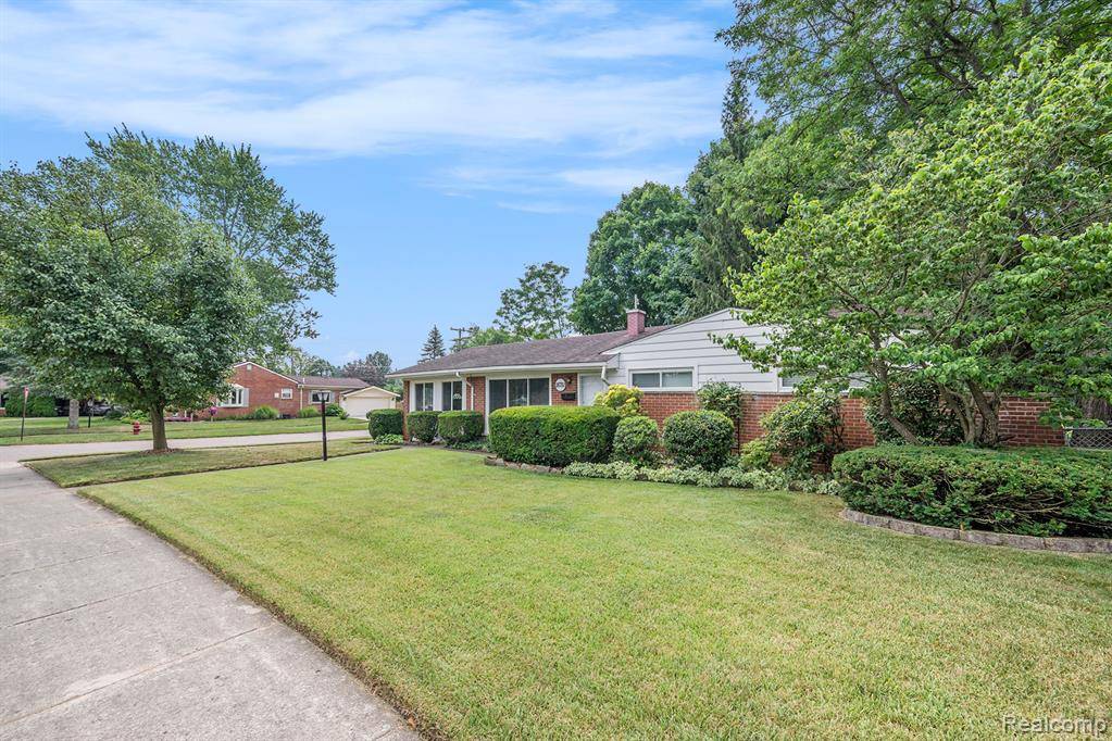 18751 Norwich Road, Livonia, MI 48152