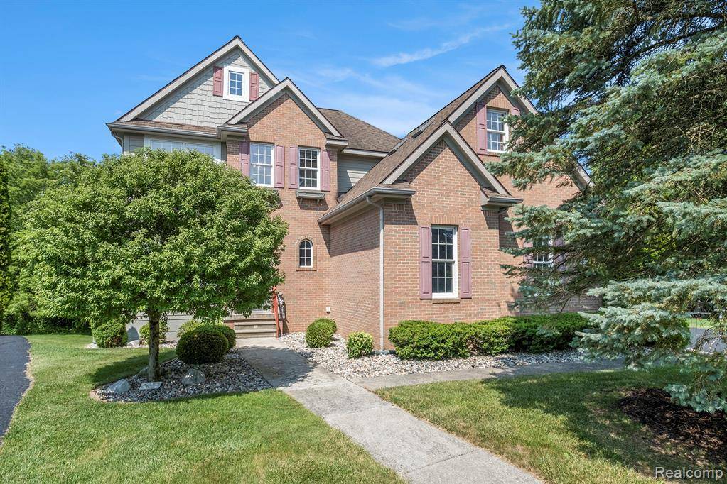 6161 Golfside Court, Grand Blanc, MI 48439
