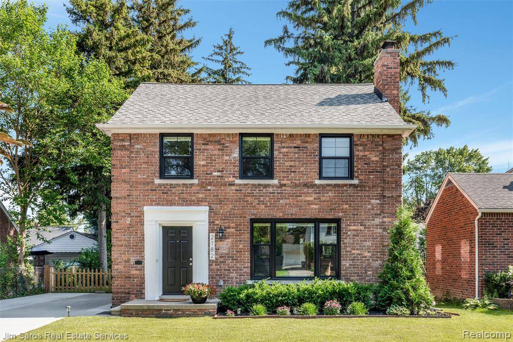 Grosse Pointe Woods, MI 48236,2182 Hawthorne Road