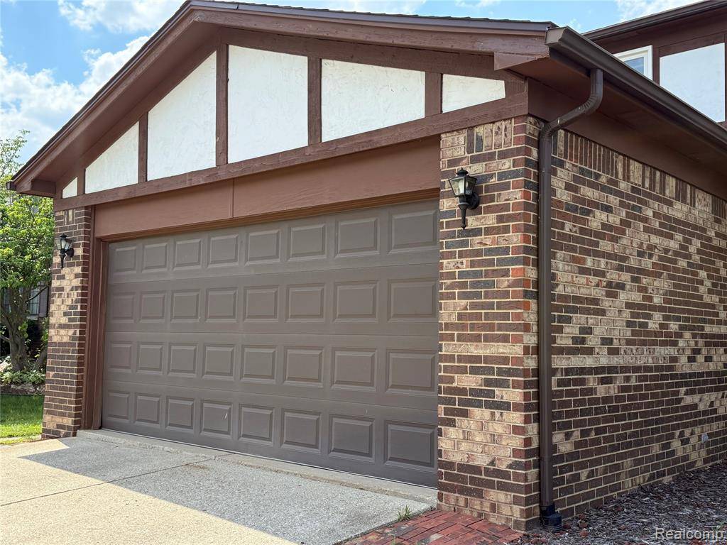 Rochester Hills, MI 48307,2290 Cumberland Road