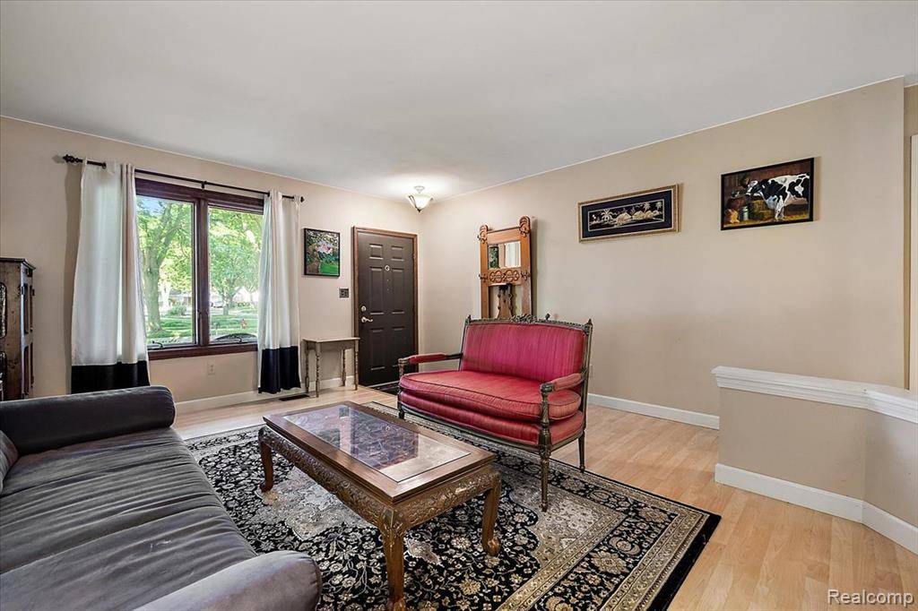 Troy, MI 48085,4674 Chapel Drive