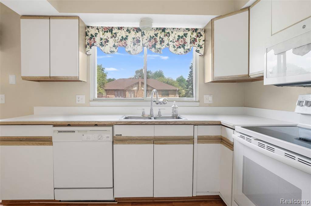 Troy, MI 48098,822 Keaton Drive