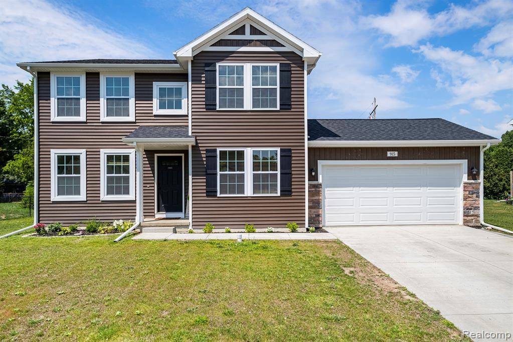 915 Village Drive, Davison, MI 48423