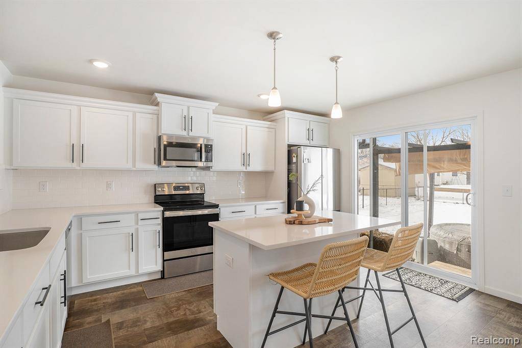 Davison, MI 48423,915 Village Drive