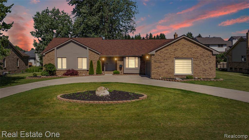 6709 Brookeshire Drive, West Bloomfield Twp, MI 48322