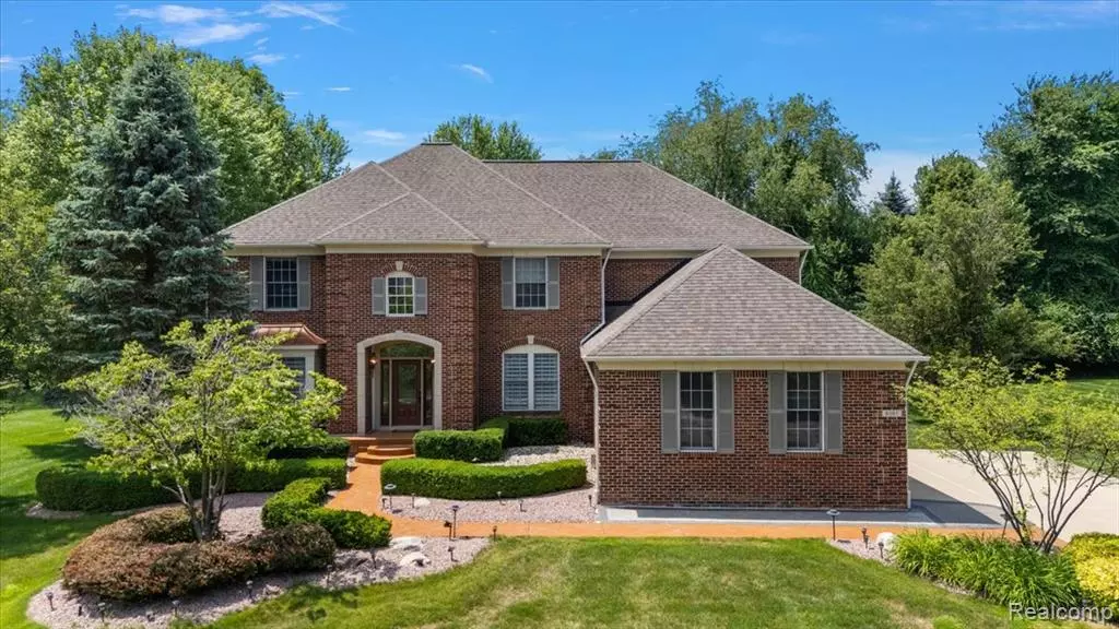 8507 Newbury Court N, Canton Twp, MI 48187