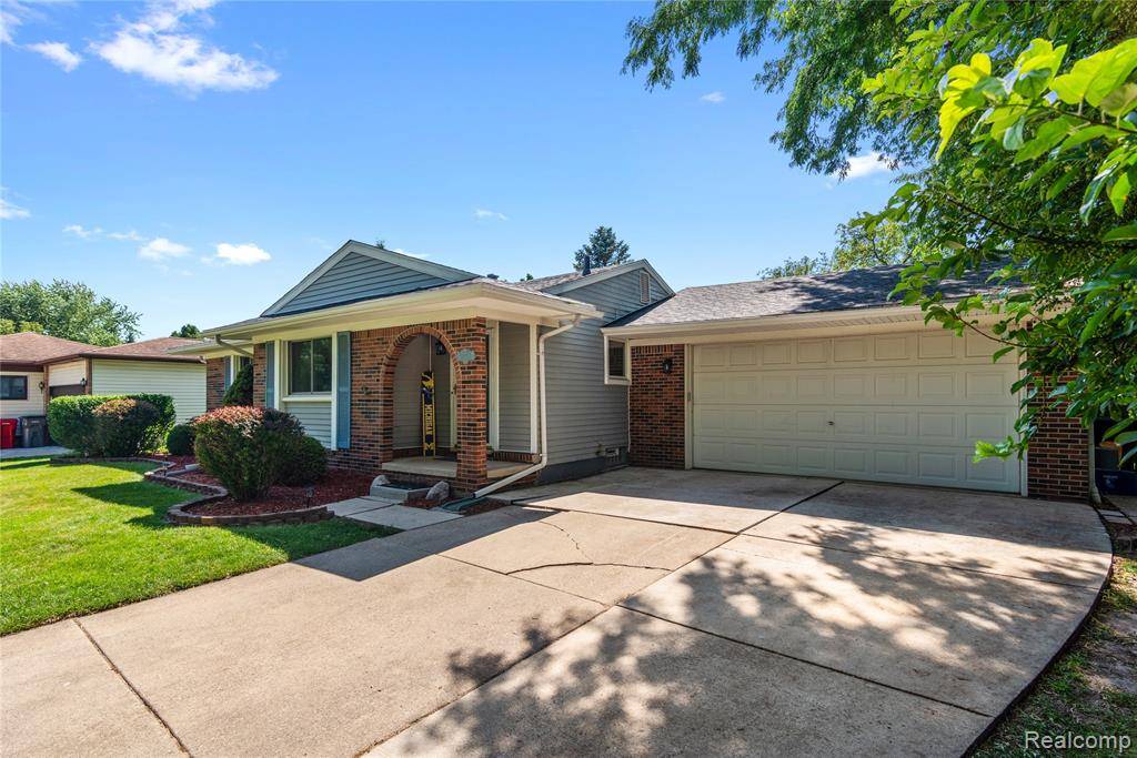 Clinton Twp, MI 48038,39957 Rita Drive