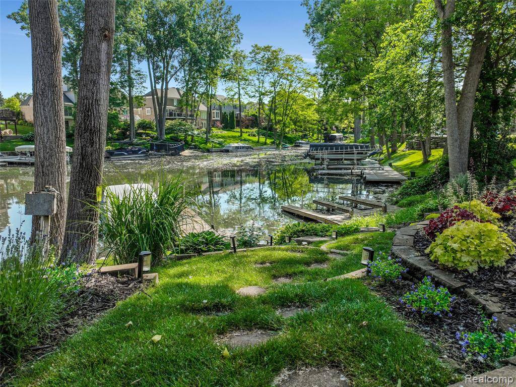 Orion Twp, MI 48362,1412 Marina Pointe Boulevard