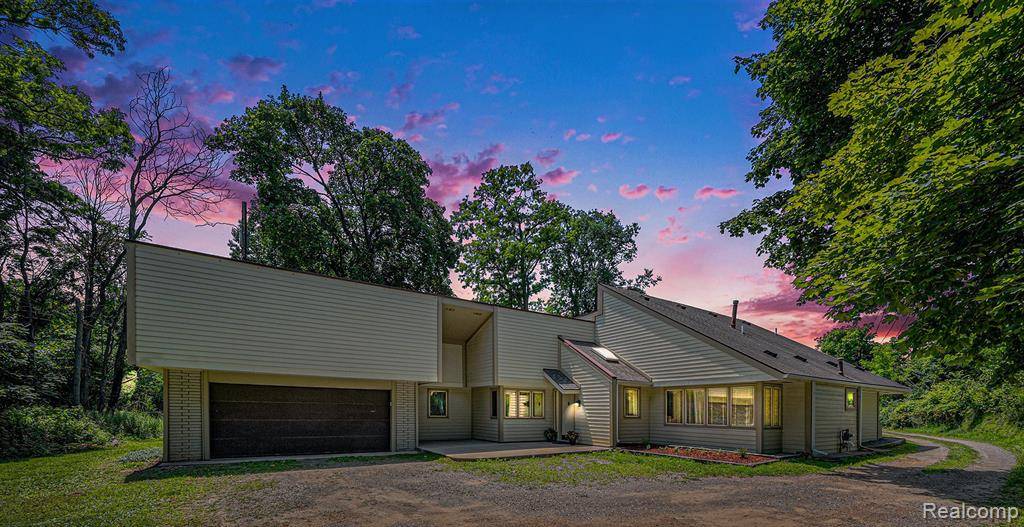 36680 Howard Road, Farmington, MI 48331