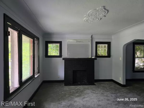 Detroit, MI 48204,9379 Manor Street