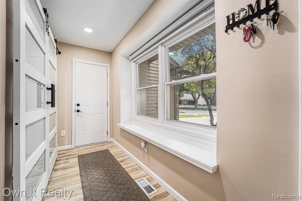 Livonia, MI 48154,14128 Ellen Drive