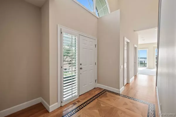 West Bloomfield Twp, MI 48324,3782 PINE LAKE KNOLL Drive