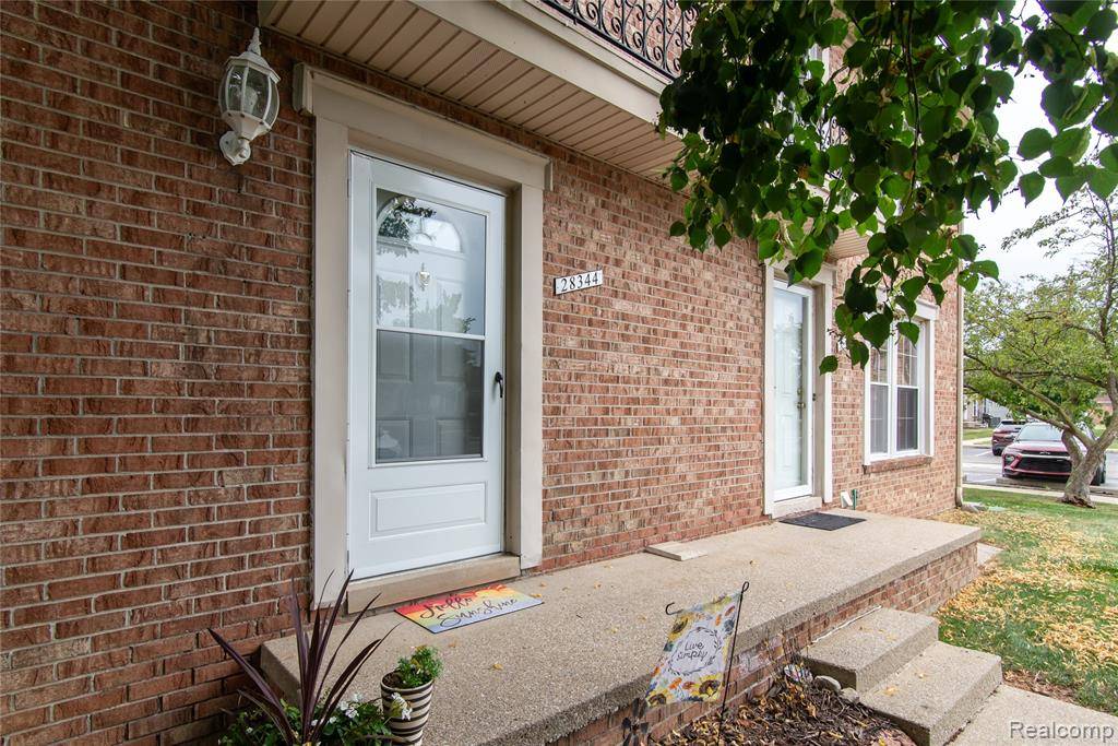 28344 Brookfield Court, Brownstown Twp, MI 48183
