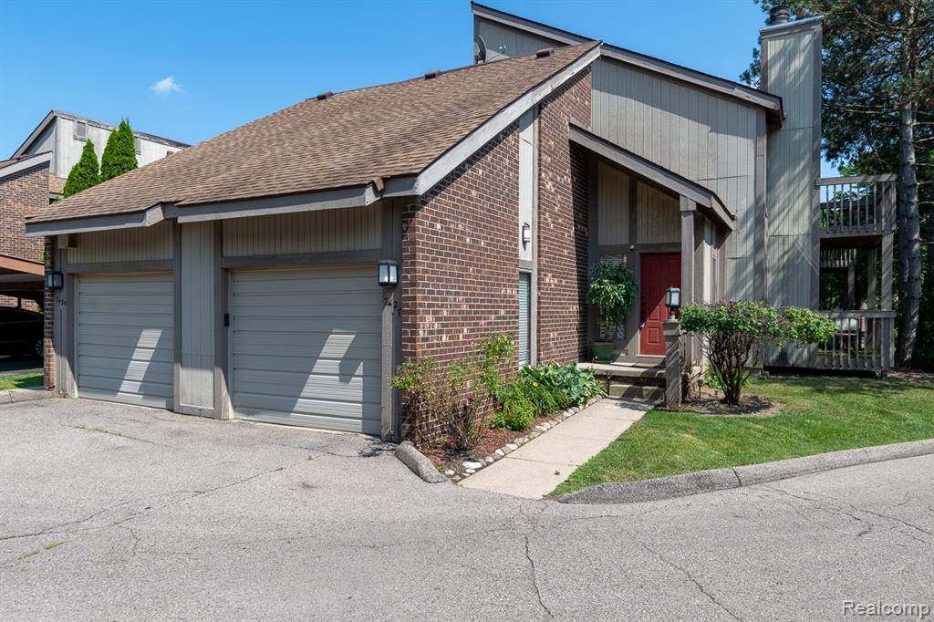 7427 Radcliff Court, West Bloomfield Twp, MI 48322