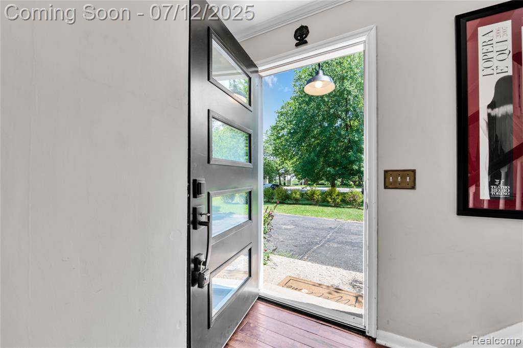 Grosse Pointe, MI 48230,16635 E Jefferson Avenue