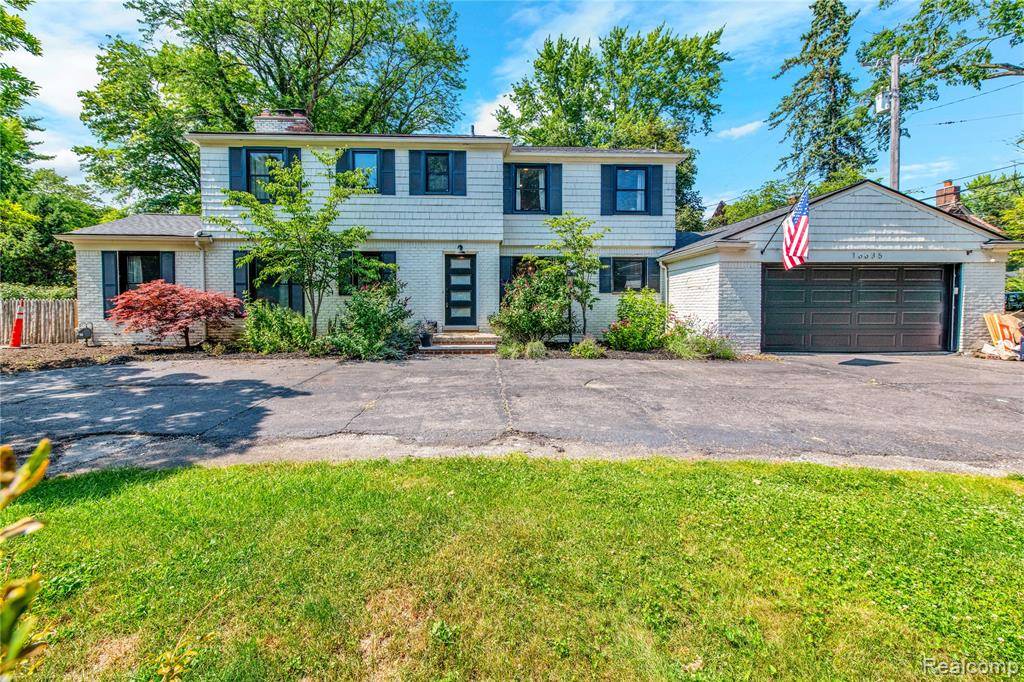 16635 E Jefferson Avenue, Grosse Pointe, MI 48230