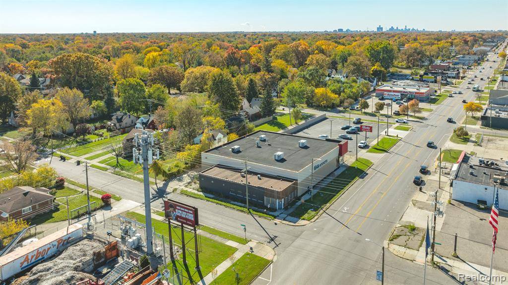 Detroit, MI 48224,17658 E WARREN Avenue