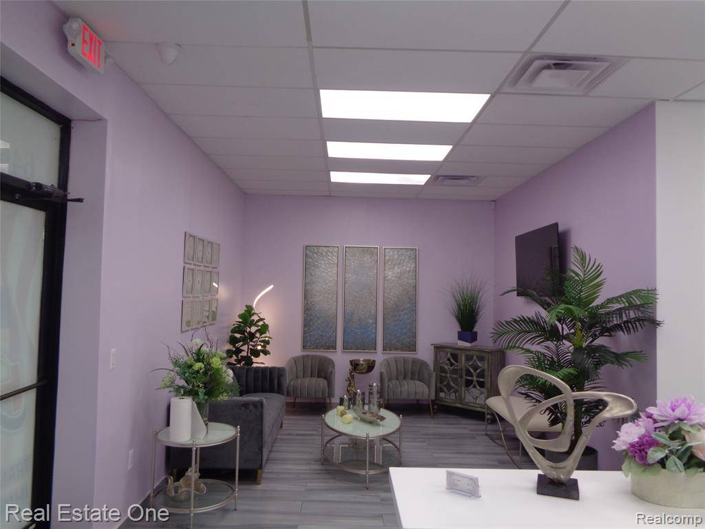Dearborn, MI 48126,6444 Greenfield Road 6468