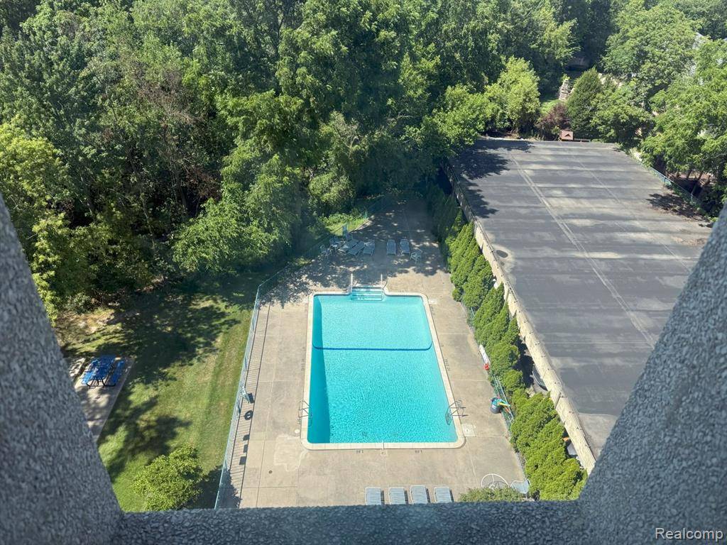 Dearborn, MI 48124,22700 Garrison Street 709