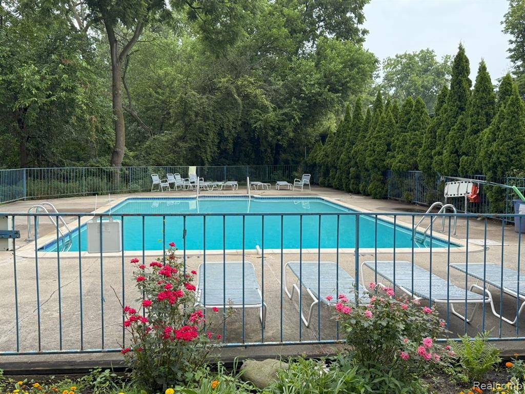 Dearborn, MI 48124,22700 Garrison Street 709