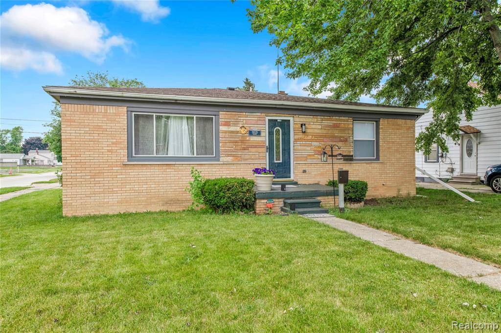 Roseville, MI 48066,19035 Frazho Road