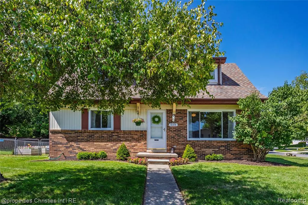 South Lyon, MI 48178,61374 Dean Drive