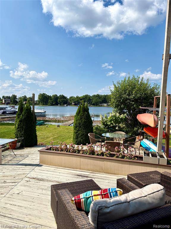 White Lake Twp, MI 48386,8871 Lakeview Drive