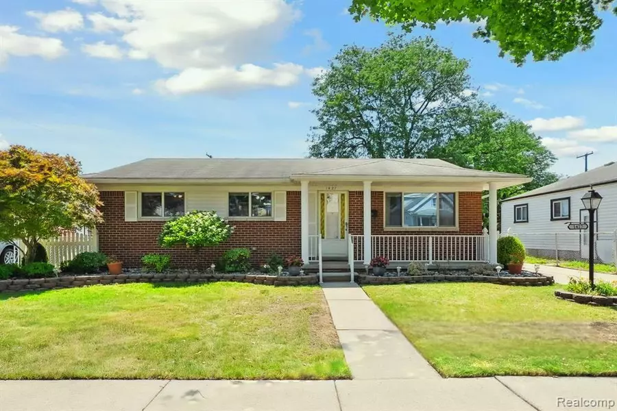 1427 Marion Avenue, Lincoln Park, MI 48146