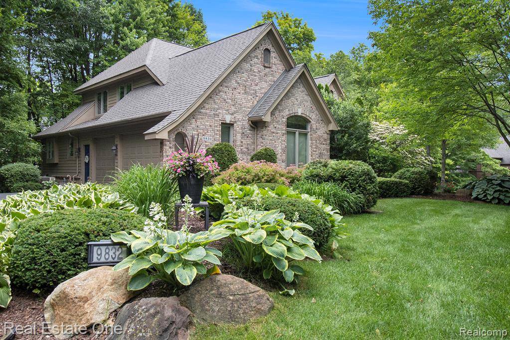 9832 Kingston Ridge, Springfield Twp, MI 48348
