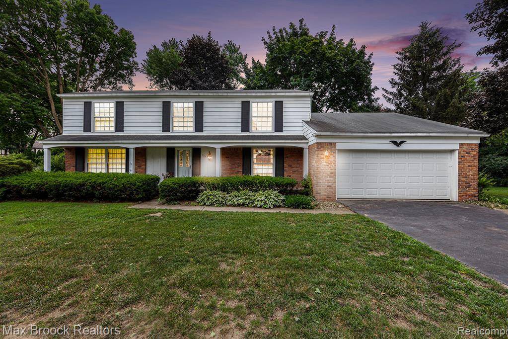 942 S Shady Hollow Circle, Bloomfield Twp, MI 48304