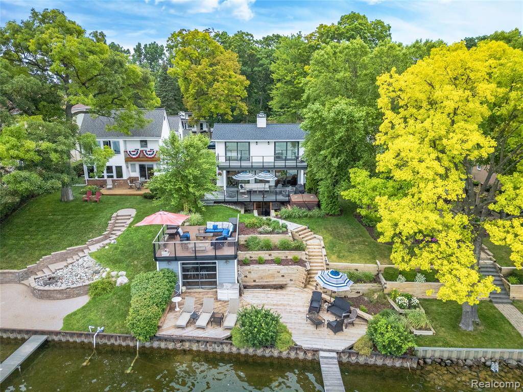 7107 Locklin Street, West Bloomfield Twp, MI 48324