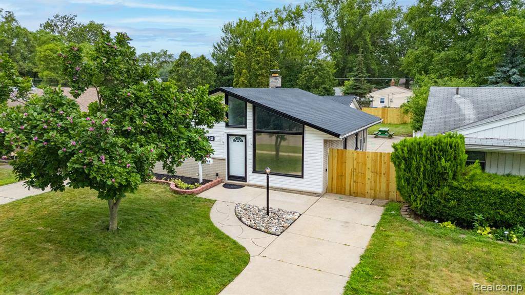 Dearborn Heights, MI 48125,25288 Hopkins Street